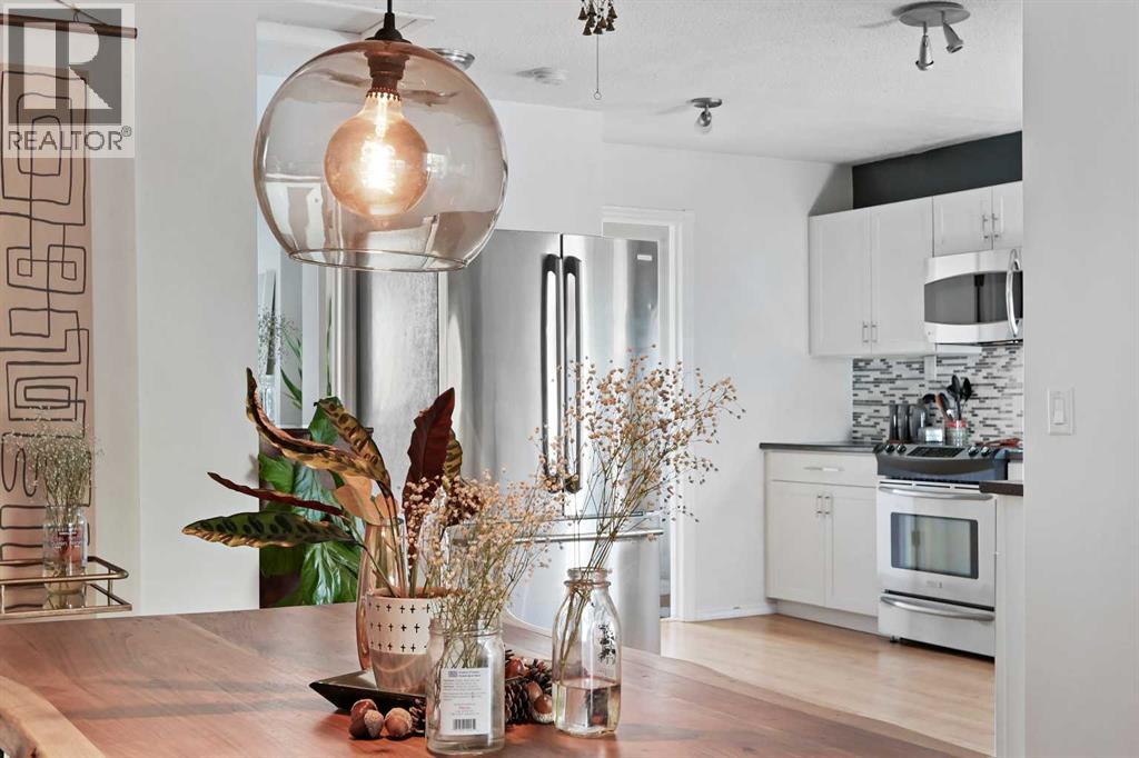 Single Family House Bi-level for Sale in  Berwick Rise NW Beddington Heights Calgary 