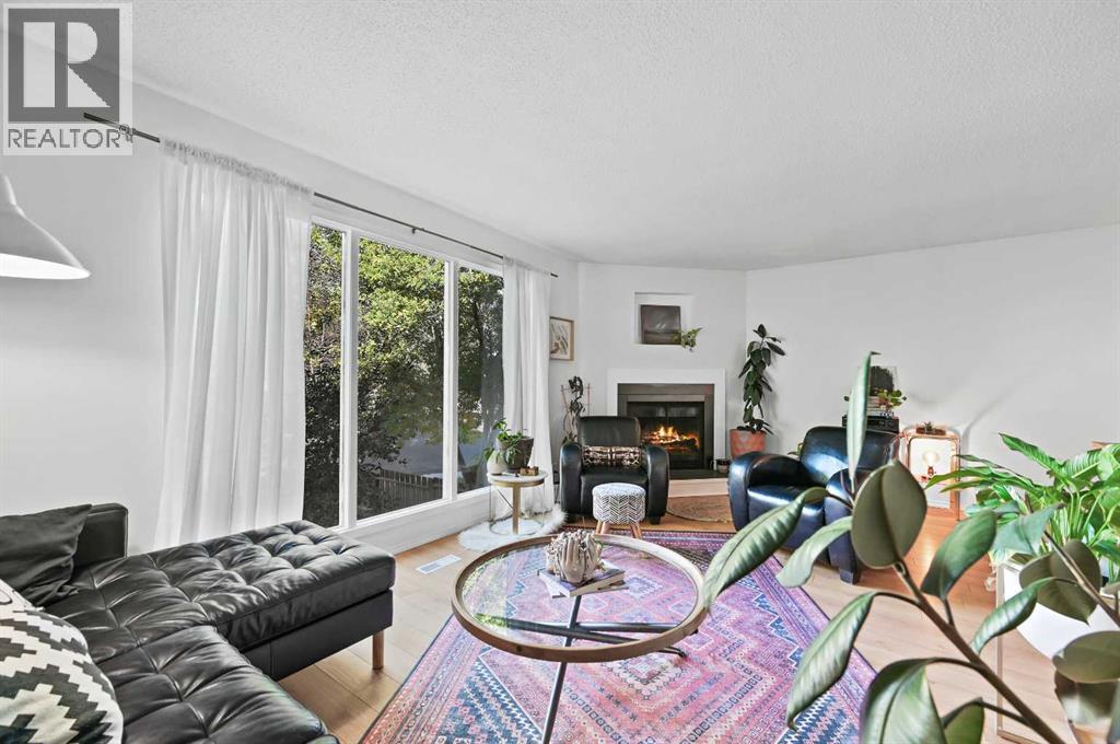 Single Family House Bi-level for Sale in  Berwick Rise NW Beddington Heights Calgary 