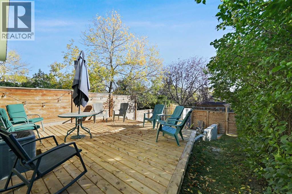 Single Family House Bi-level for Sale in  Berwick Rise NW Beddington Heights Calgary 