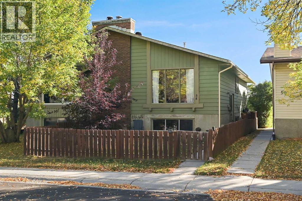 Single Family House Bi-level for Sale in  Berwick Rise NW Beddington Heights Calgary 
