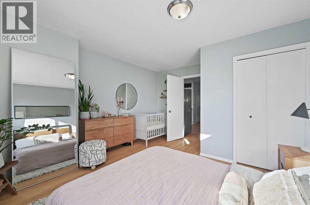 Single Family House Bi-level for Sale in  Berwick Rise NW Beddington Heights Calgary 