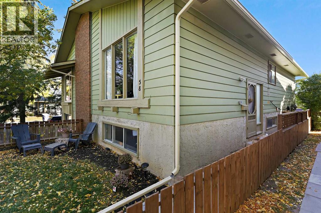 Single Family House Bi-level for Sale in  Berwick Rise NW Beddington Heights Calgary 