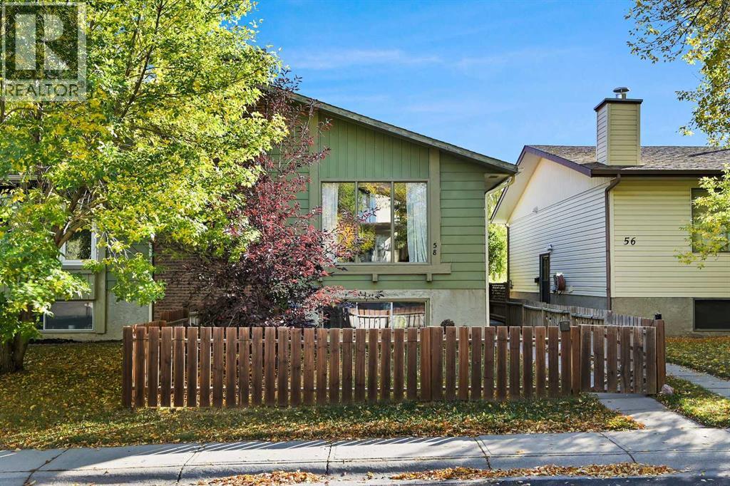 Single Family House Bi-level for Sale in  Berwick Rise NW Beddington Heights Calgary 