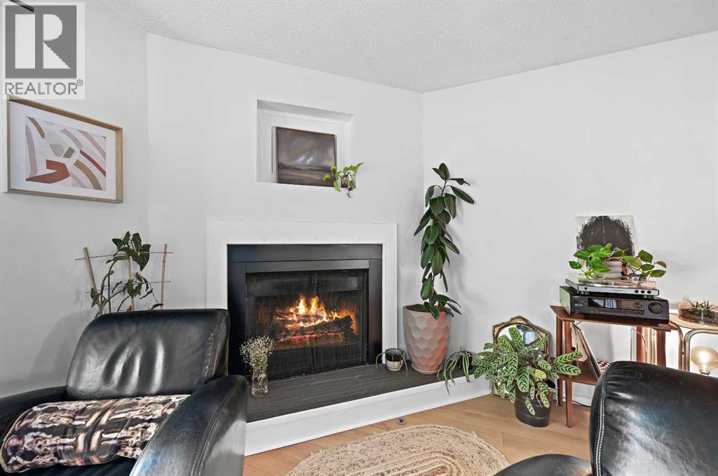 Single Family House Bi-level for Sale in  Berwick Rise NW Beddington Heights Calgary 
