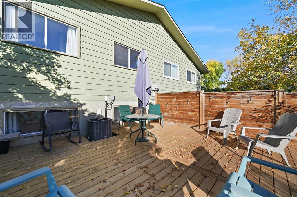 Single Family House Bi-level for Sale in  Berwick Rise NW Beddington Heights Calgary 