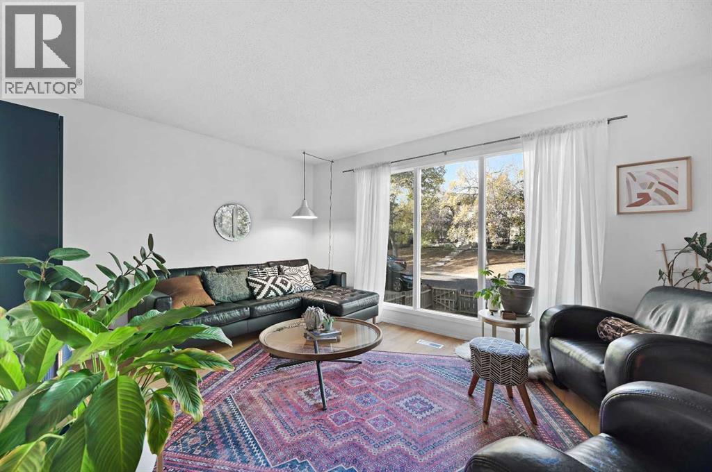 Single Family House Bi-level for Sale in  Berwick Rise NW Beddington Heights Calgary 