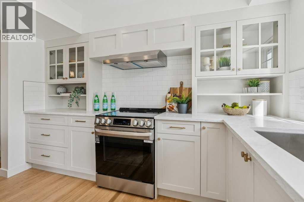 Single Family House for Sale in    Street NW Varsity Calgary 