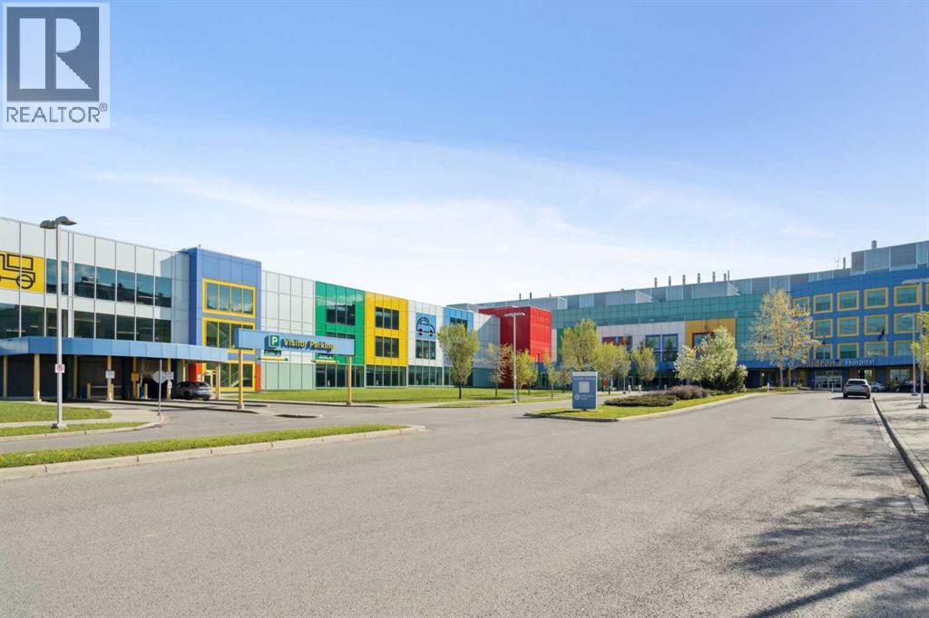 Single Family House for Sale in    Street NW Varsity Calgary 