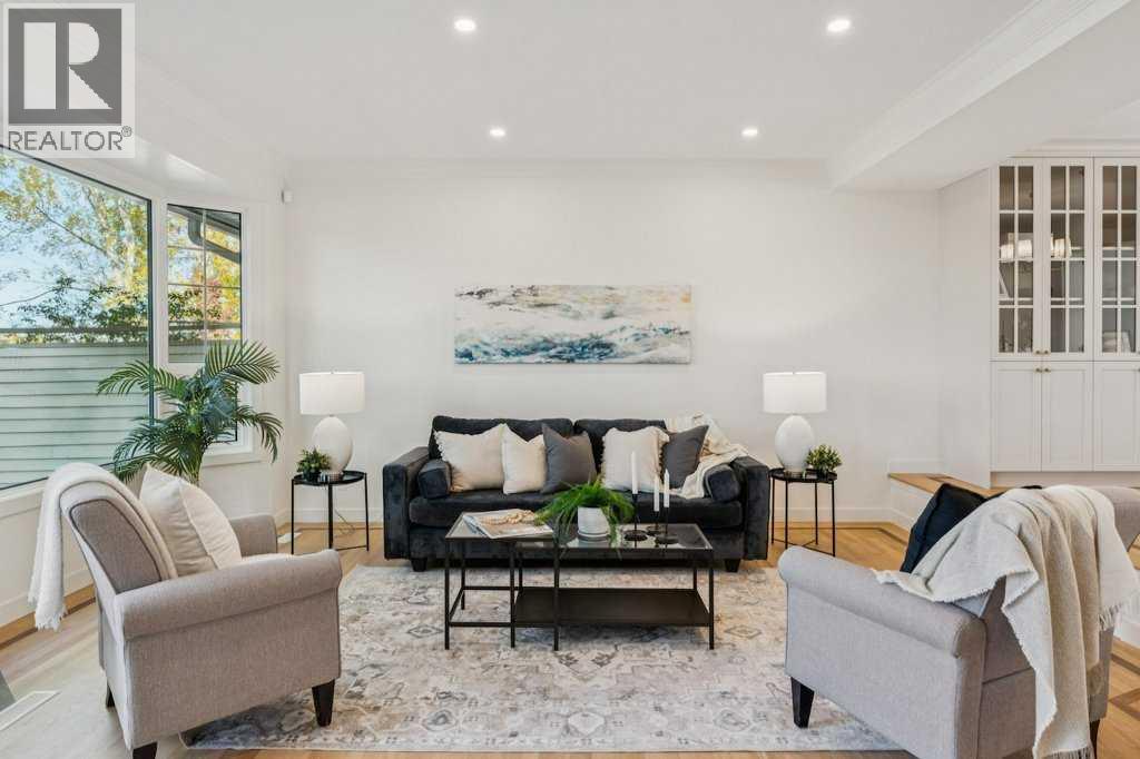 Single Family House for Sale in    Street NW Varsity Calgary 