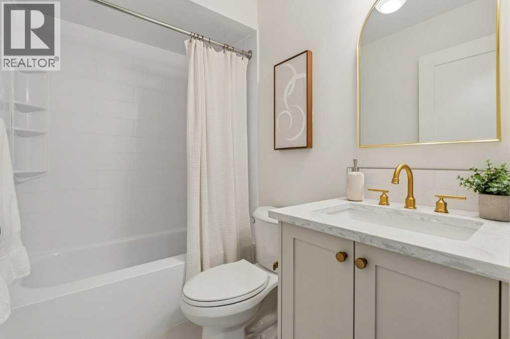 Single Family House for Sale in    Street NW Varsity Calgary 