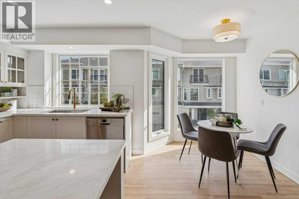 Single Family House for Sale in    Street NW Varsity Calgary 