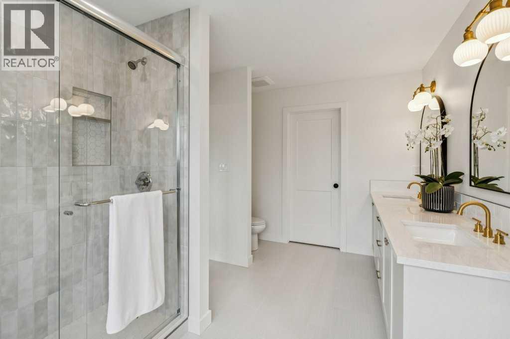 Single Family House for Sale in    Street NW Varsity Calgary 