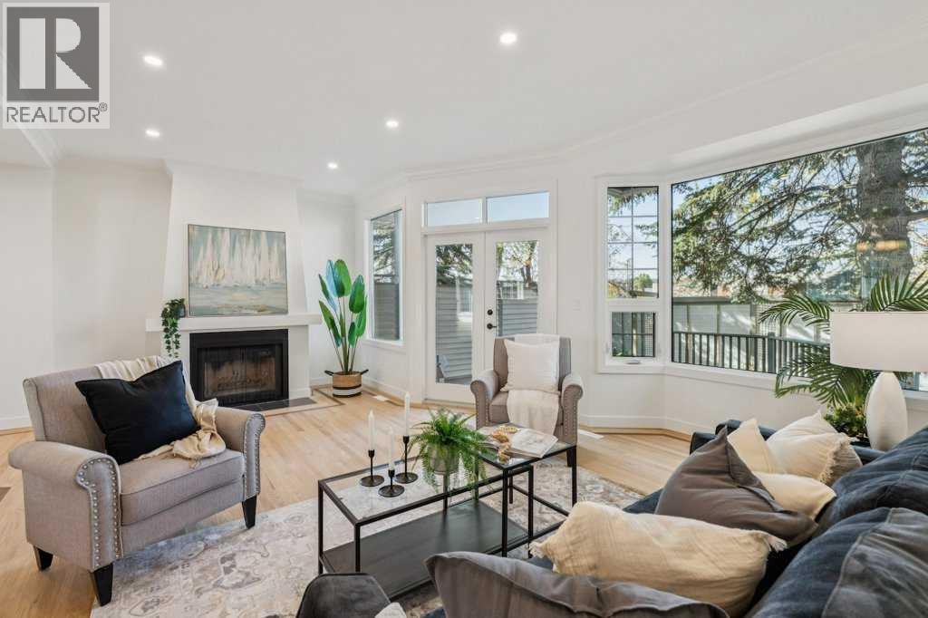 Single Family House for Sale in    Street NW Varsity Calgary 