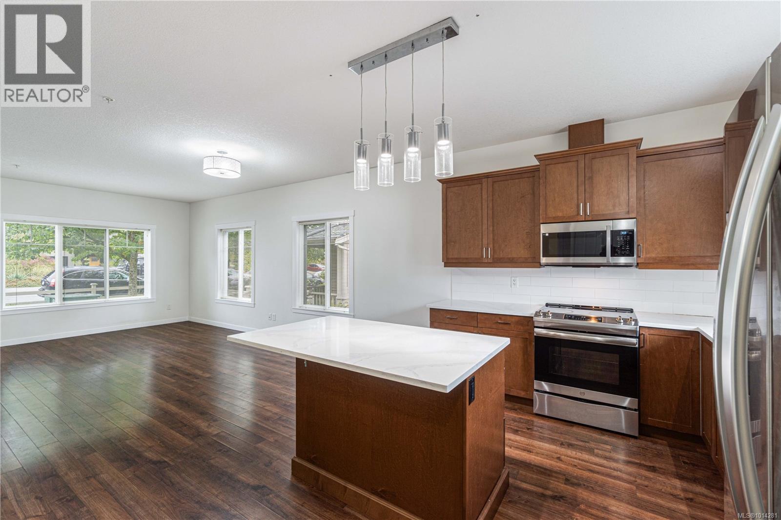 301 1675 Crescent View Dr, Nanaimo