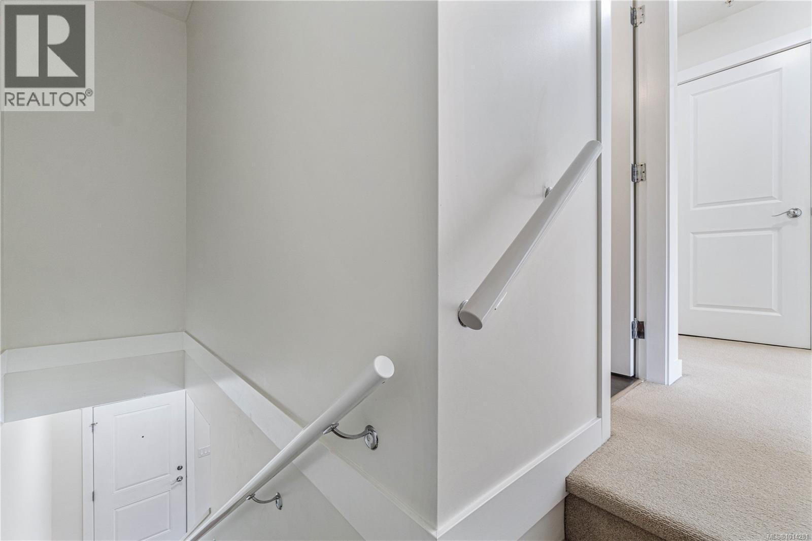 301 1675 Crescent View Dr, Nanaimo