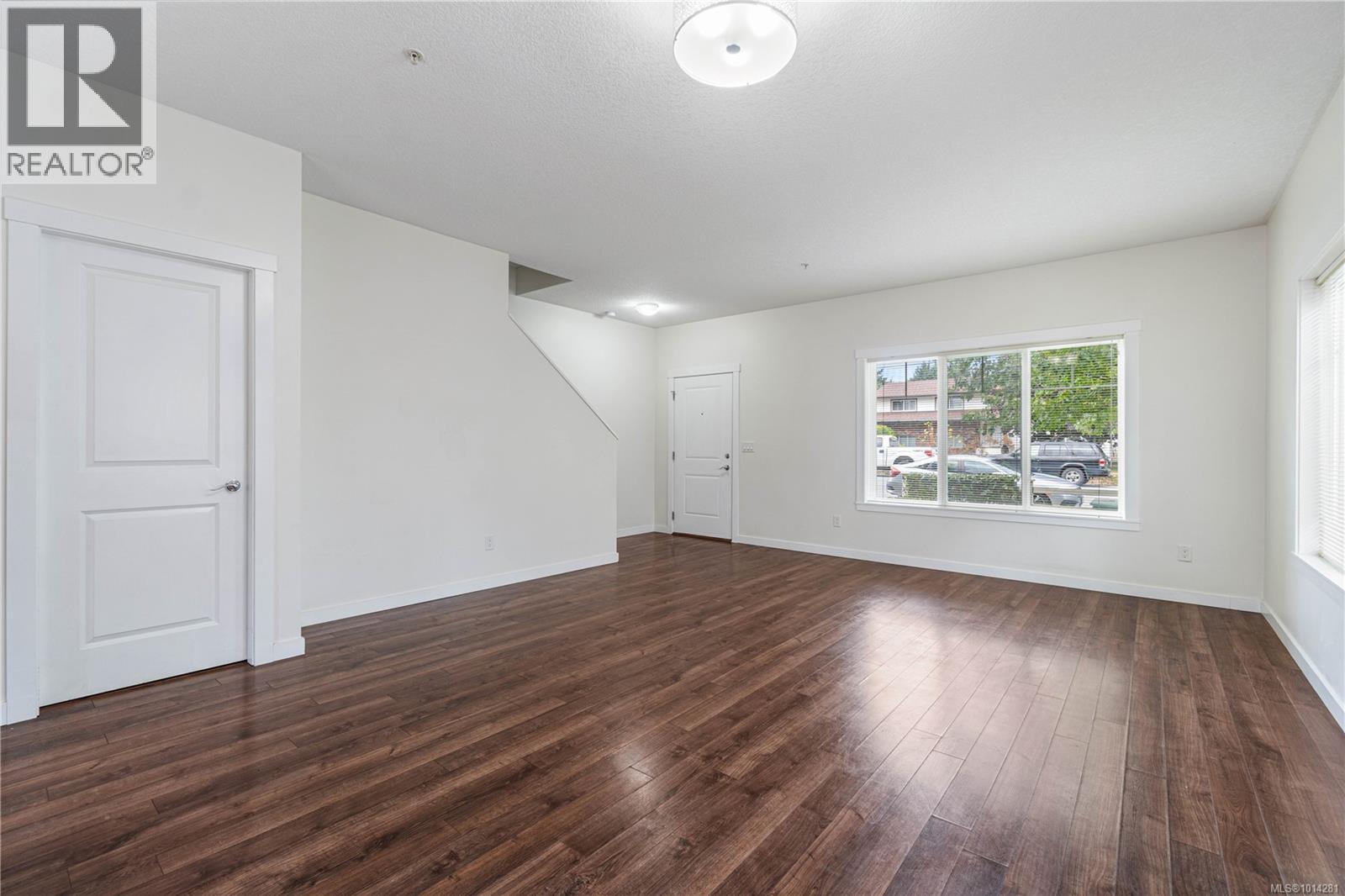 301 1675 Crescent View Dr, Nanaimo