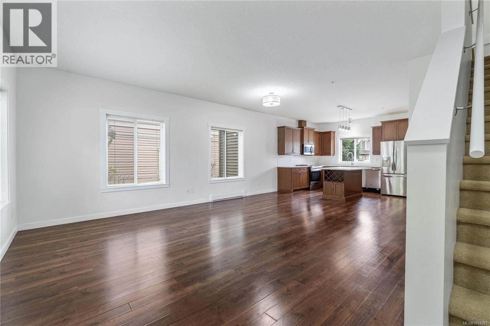 301 1675 Crescent View Dr, Nanaimo