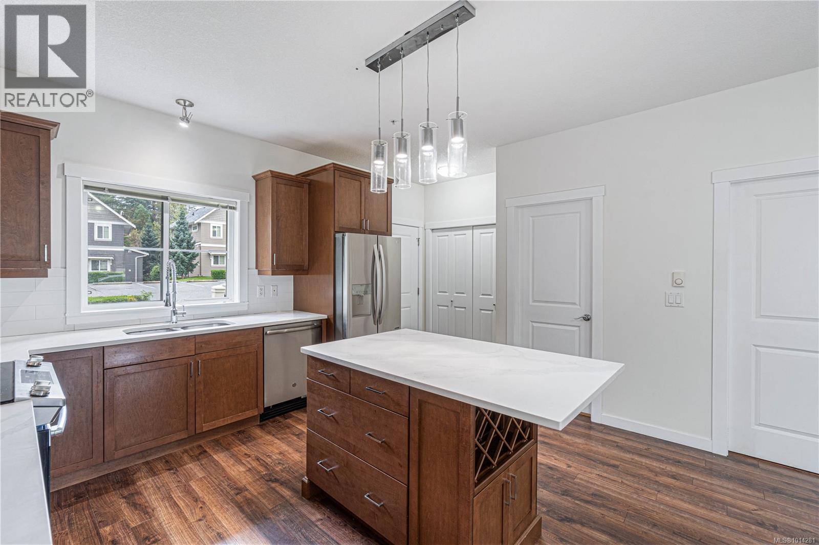 301 1675 Crescent View Dr, Nanaimo