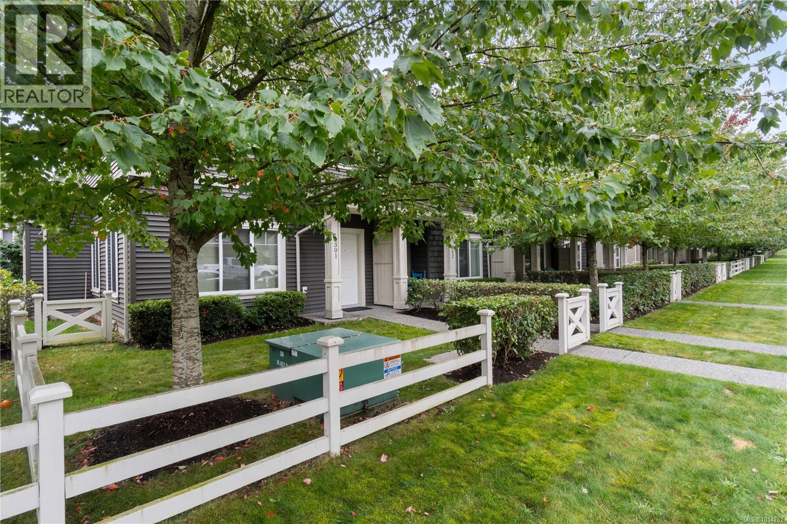 301 1675 Crescent View Dr, Nanaimo