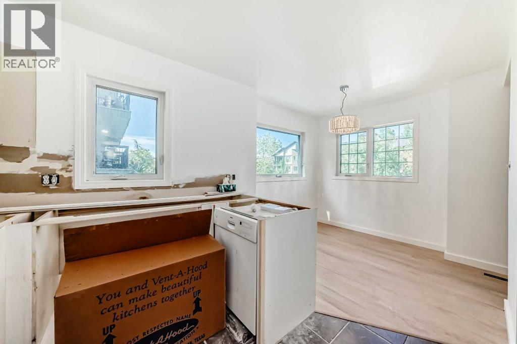 Single Family House for Sale in    Avenue SW Sunalta Calgary 