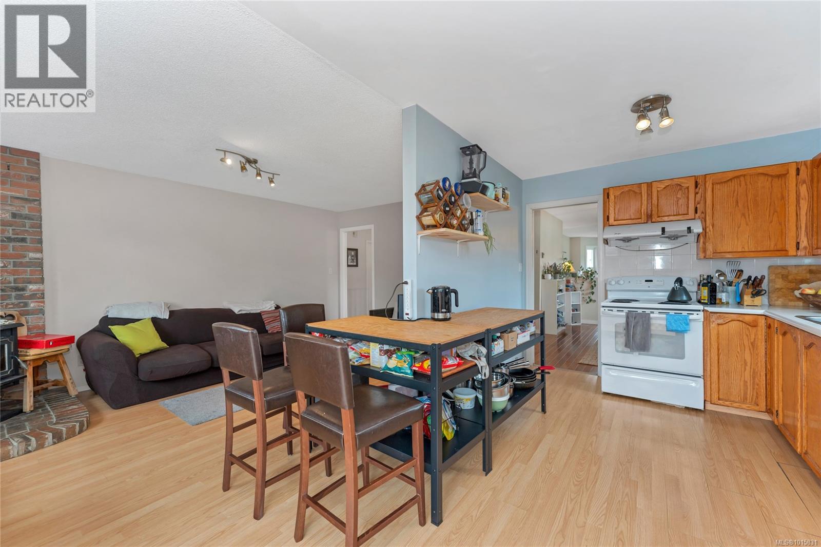  1560 Prairie Street, Saanich