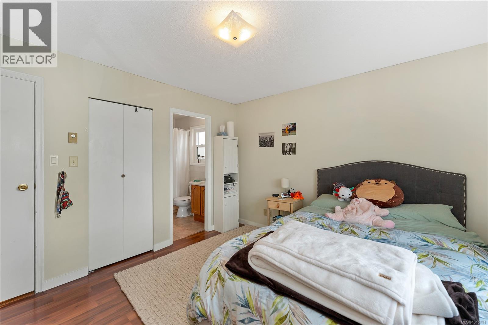  1560 Prairie Street, Saanich
