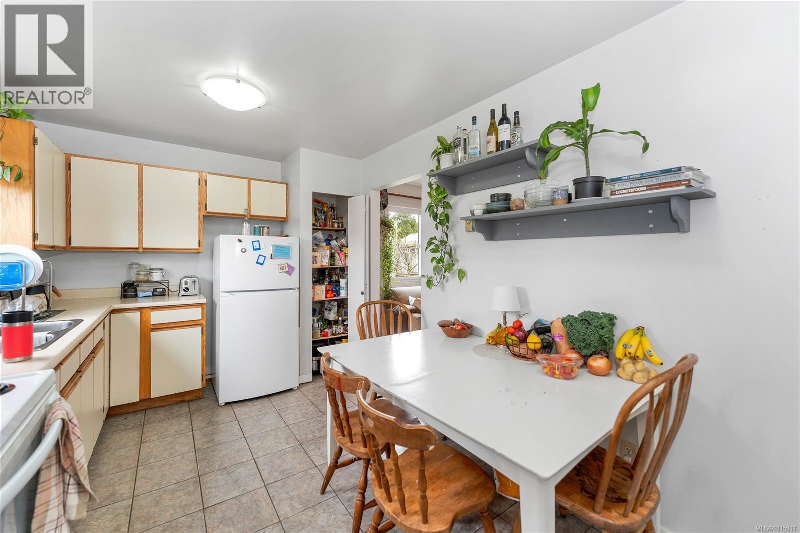  1560 Prairie Street, Saanich