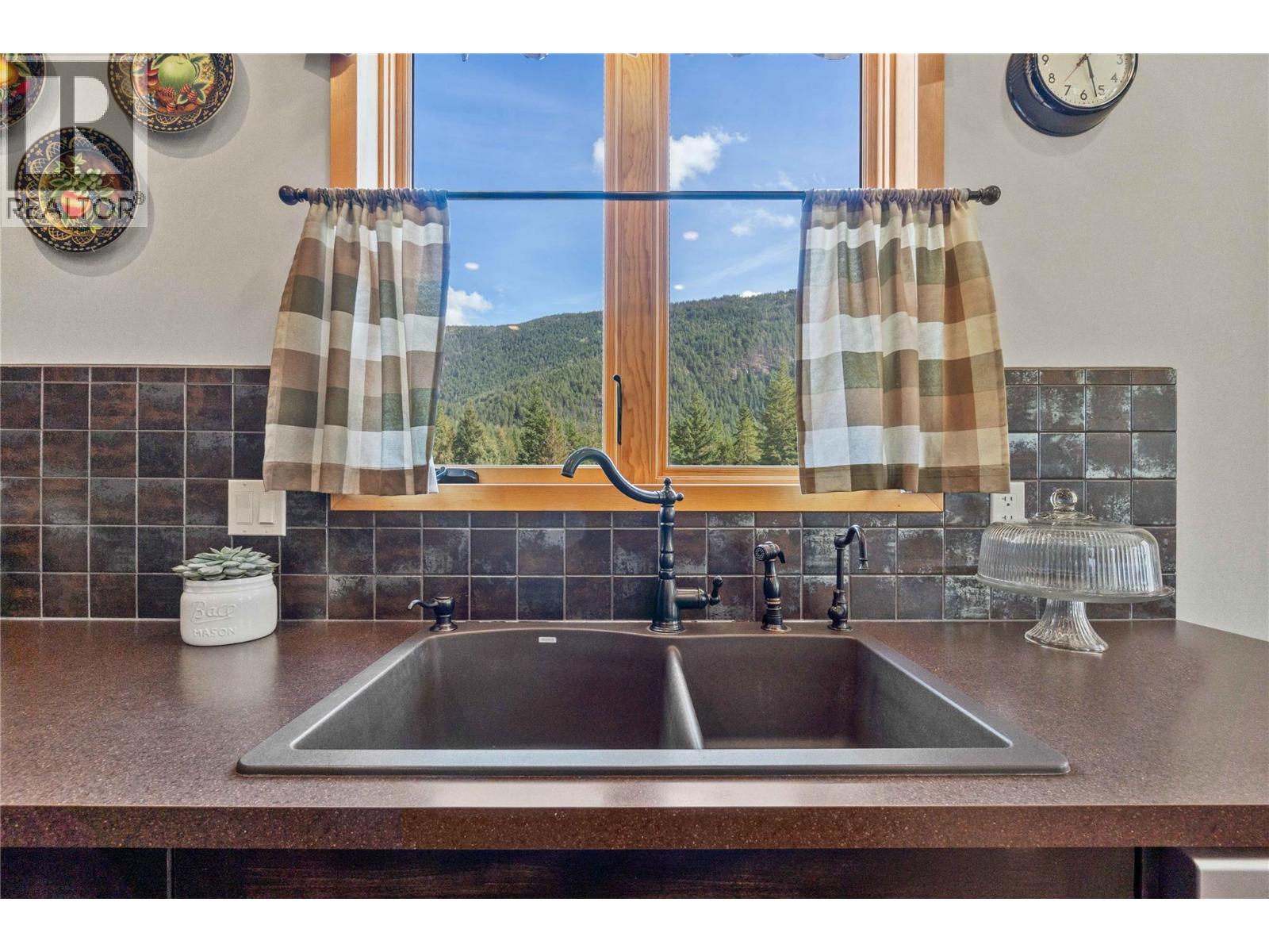  3446 Roberge Road, Tappen