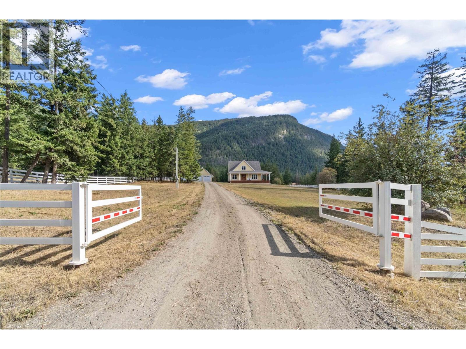  3446 Roberge Road, Tappen