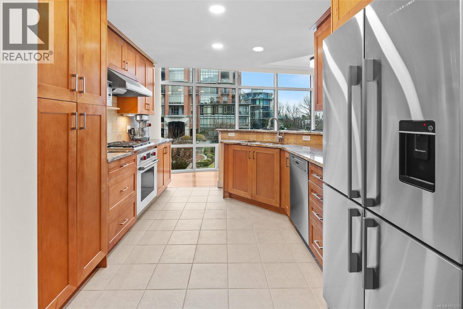 410 21 Dallas Road, Victoria