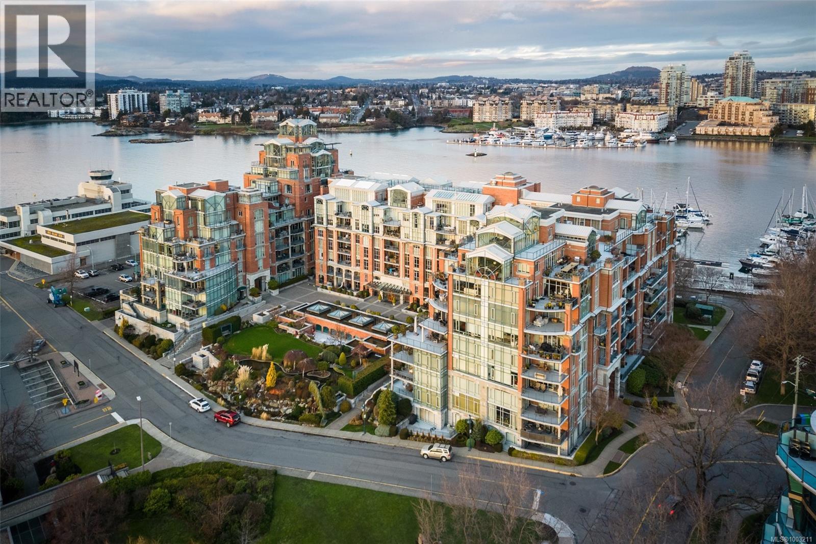 410 21 Dallas Road, Victoria
