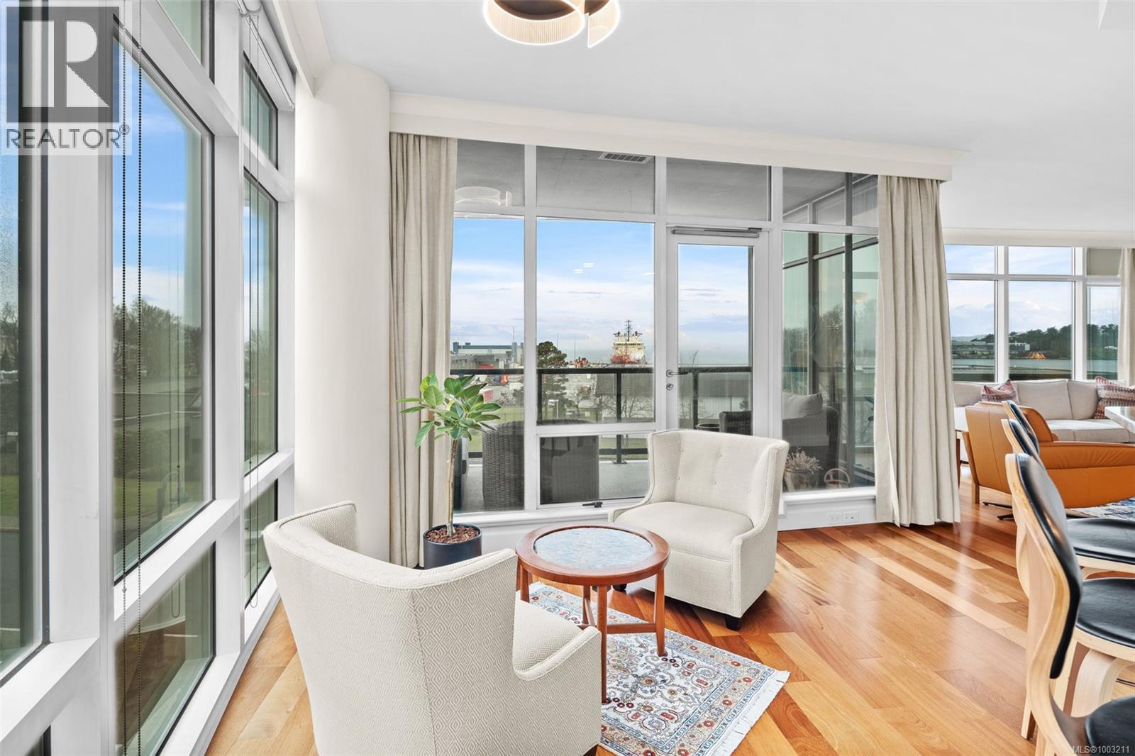 410 21 Dallas Road, Victoria