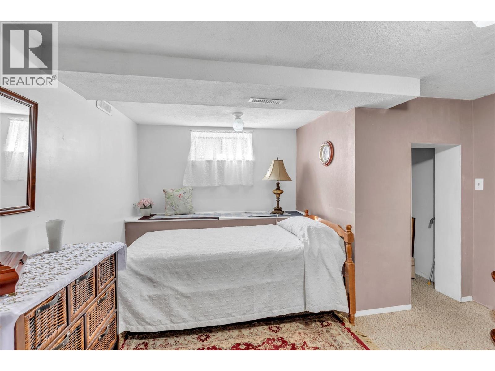  573 JERMYN Avenue, Penticton