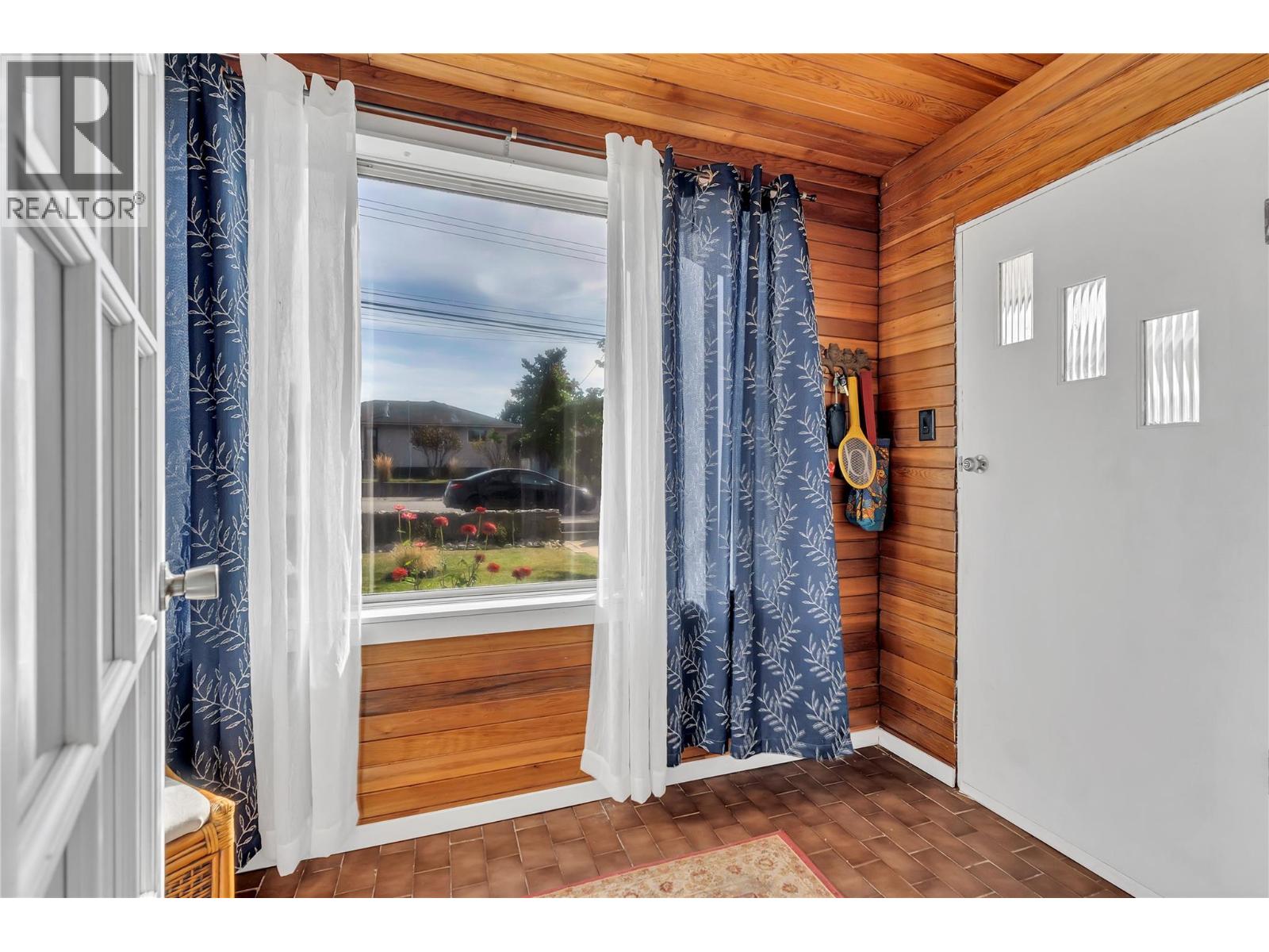  573 JERMYN Avenue, Penticton