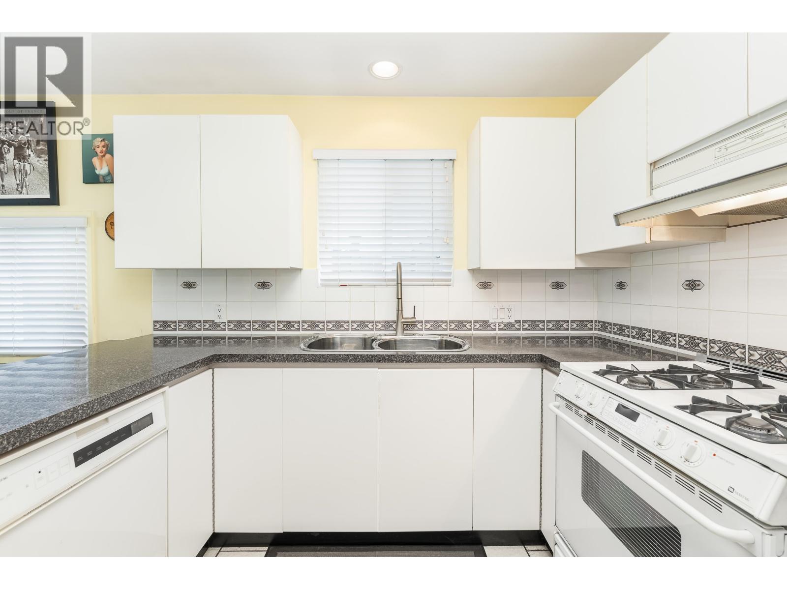 3782 MT SEYMOUR PARKWAY, North Vancouver