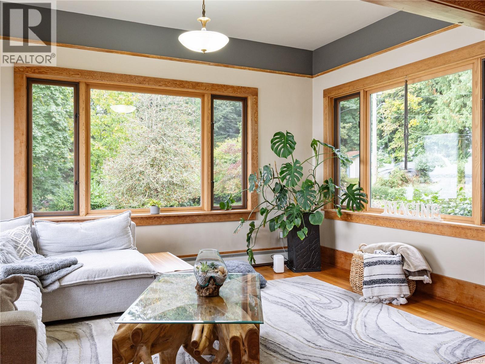 11231 Chemainus Rd - 11