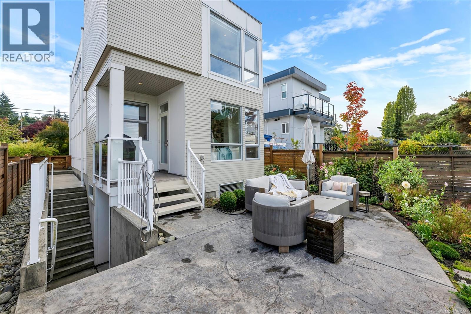 1040 Colville Rd, Esquimalt