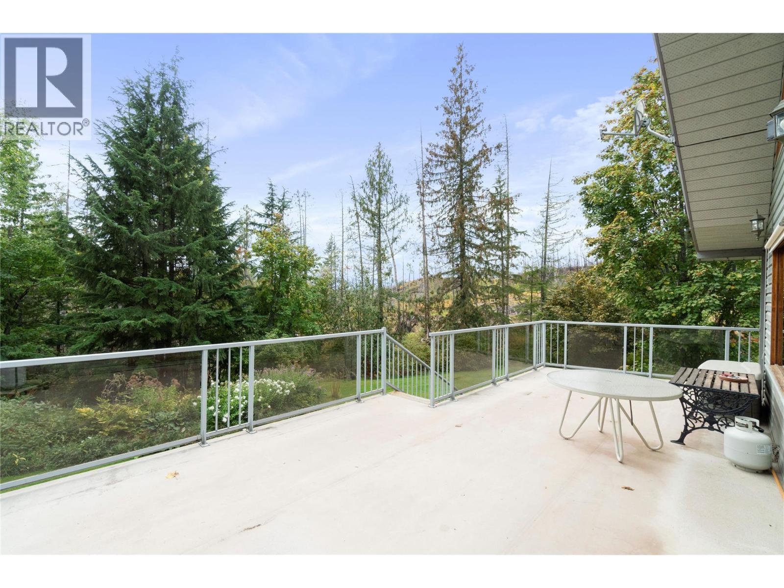 2849 Garland Road, Celista