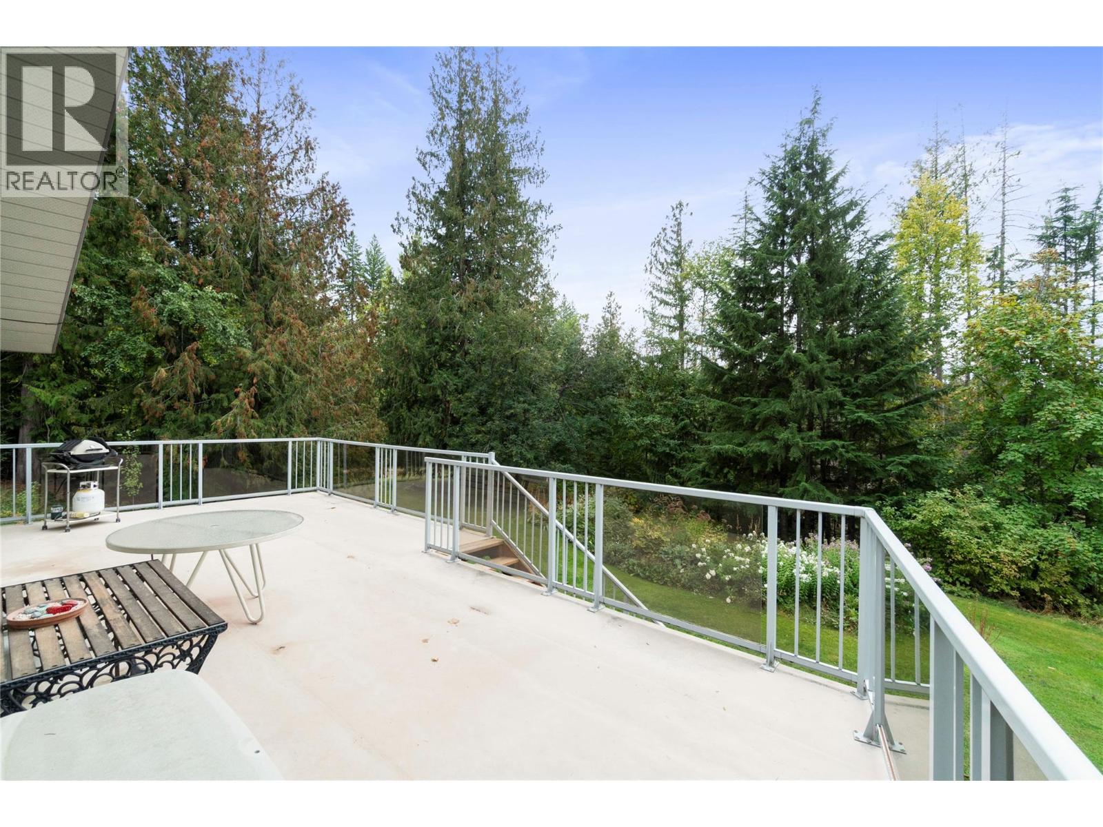 2849 Garland Road, Celista