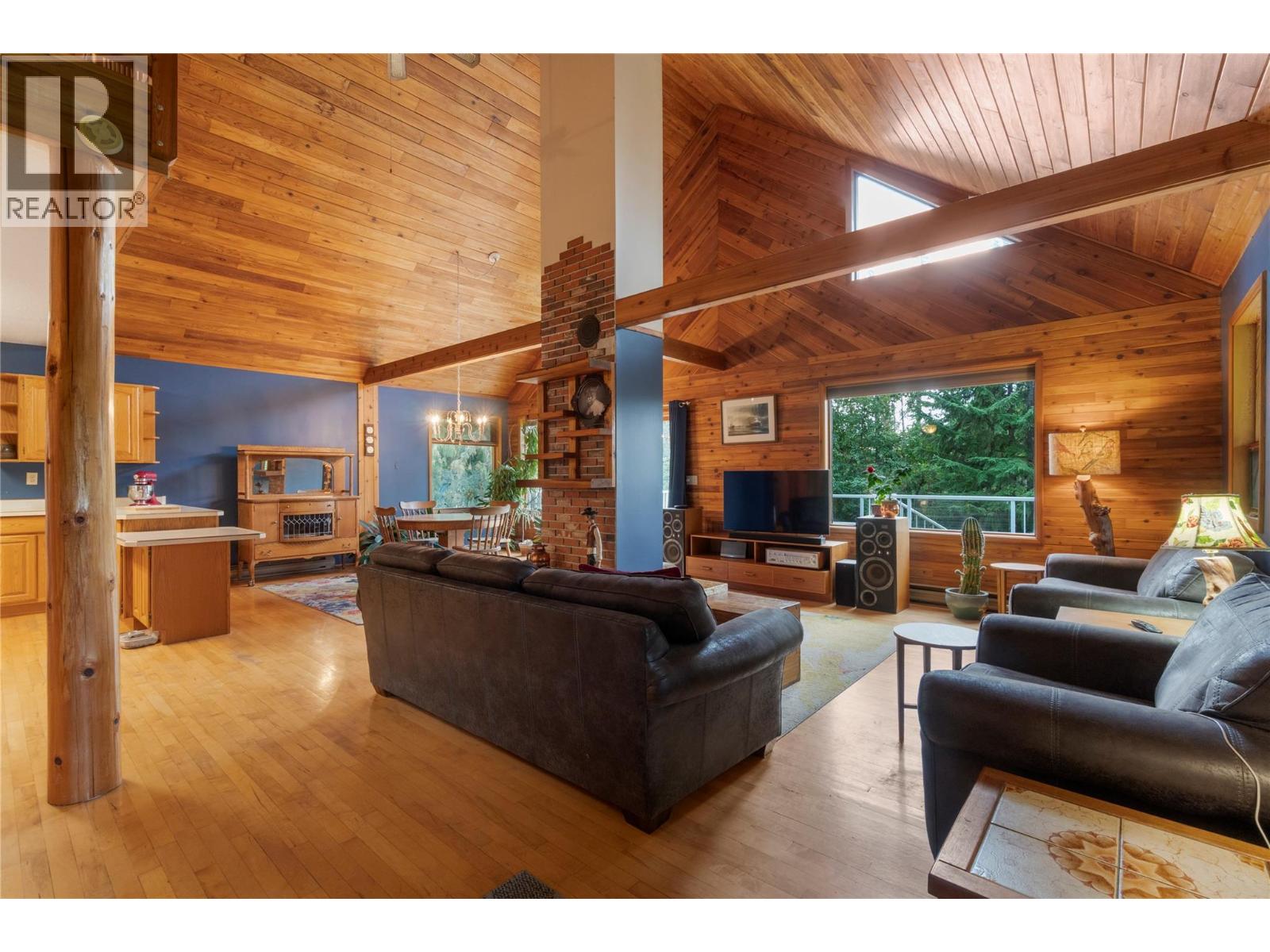 2849 Garland Road, Celista