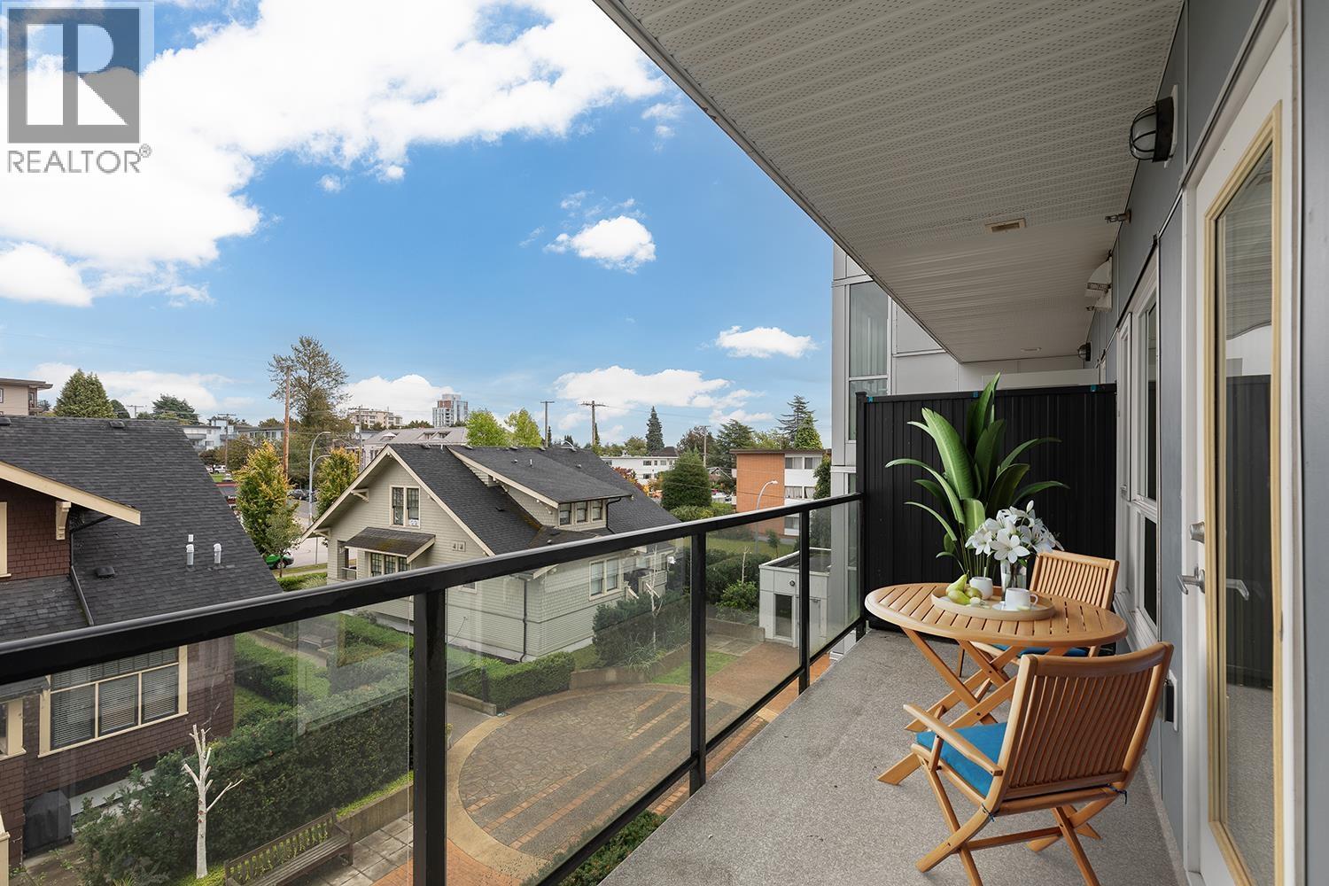 302 809 FOURTH AVENUE, New Westminster