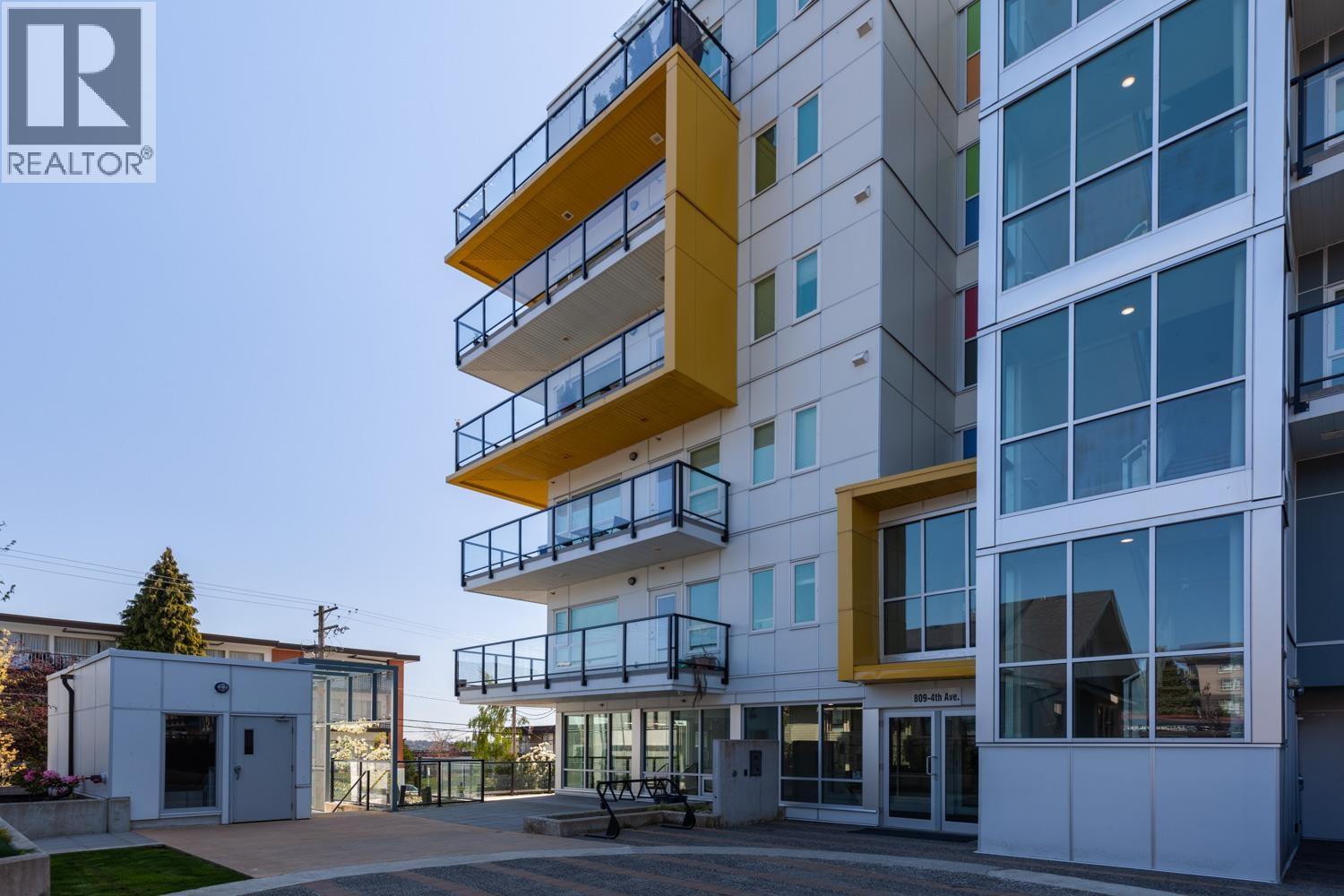 302 809 FOURTH AVENUE, New Westminster