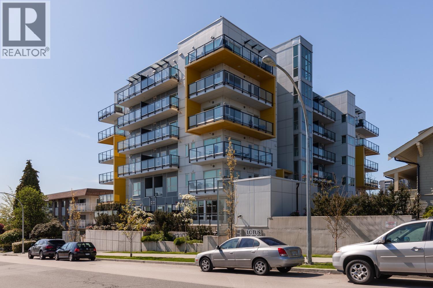 302 809 FOURTH AVENUE, New Westminster