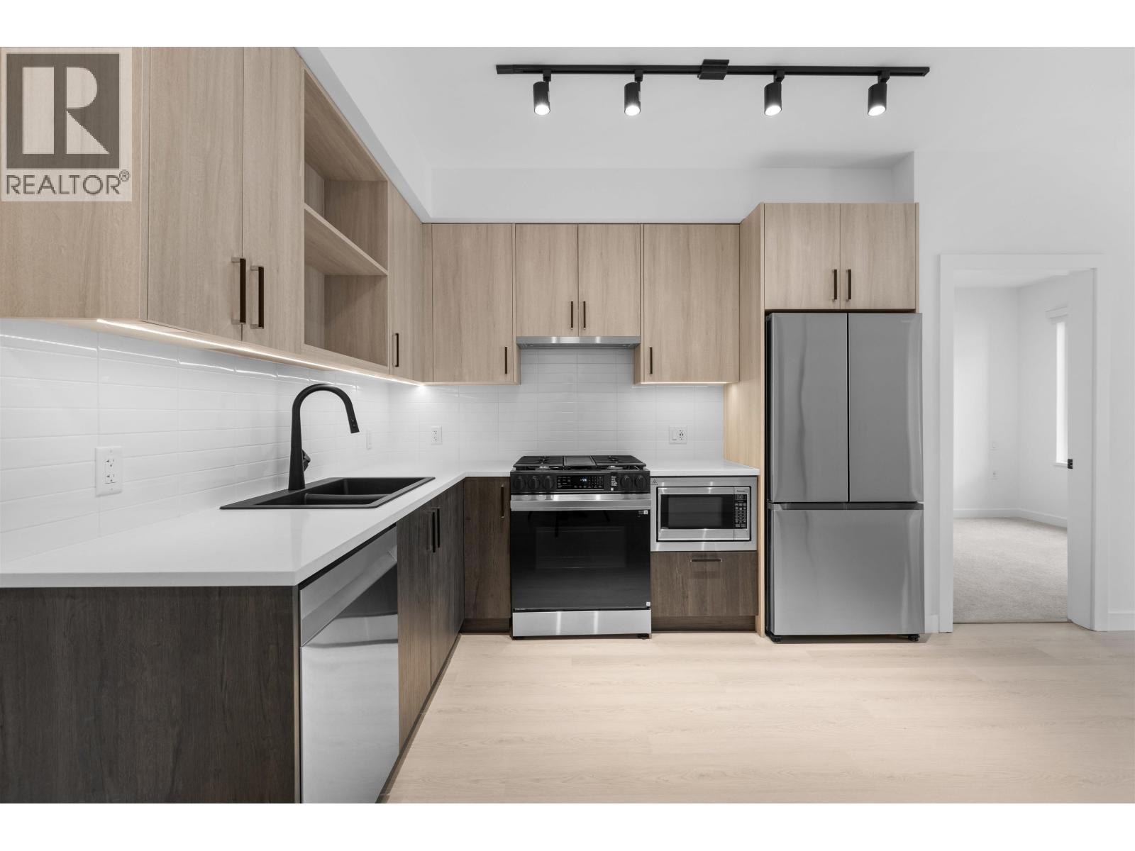 112 2002 ST. GEORGE STREET, Port Moody