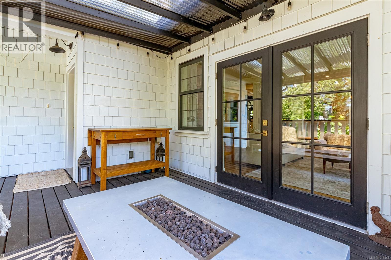  1150 McClure Street, Victoria