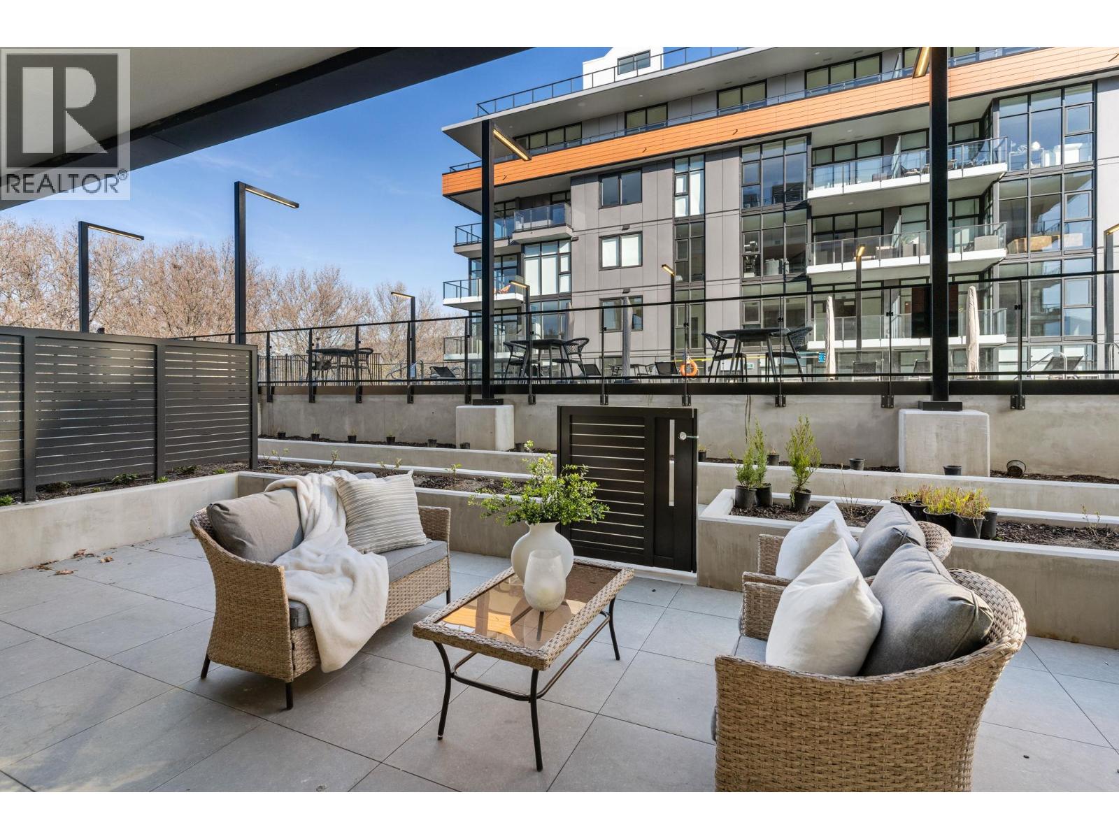 209 3409 Lakeshore Road, Kelowna