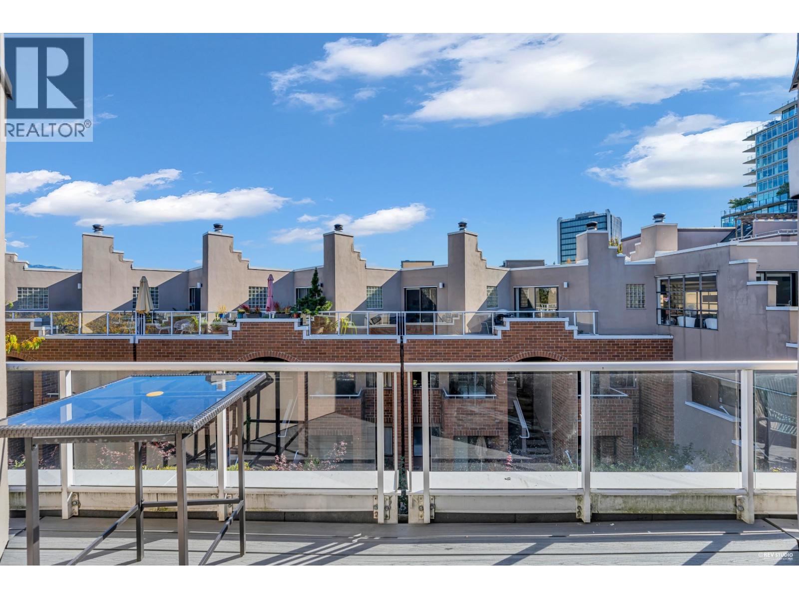 10 744 W 7TH AVENUE, Vancouver