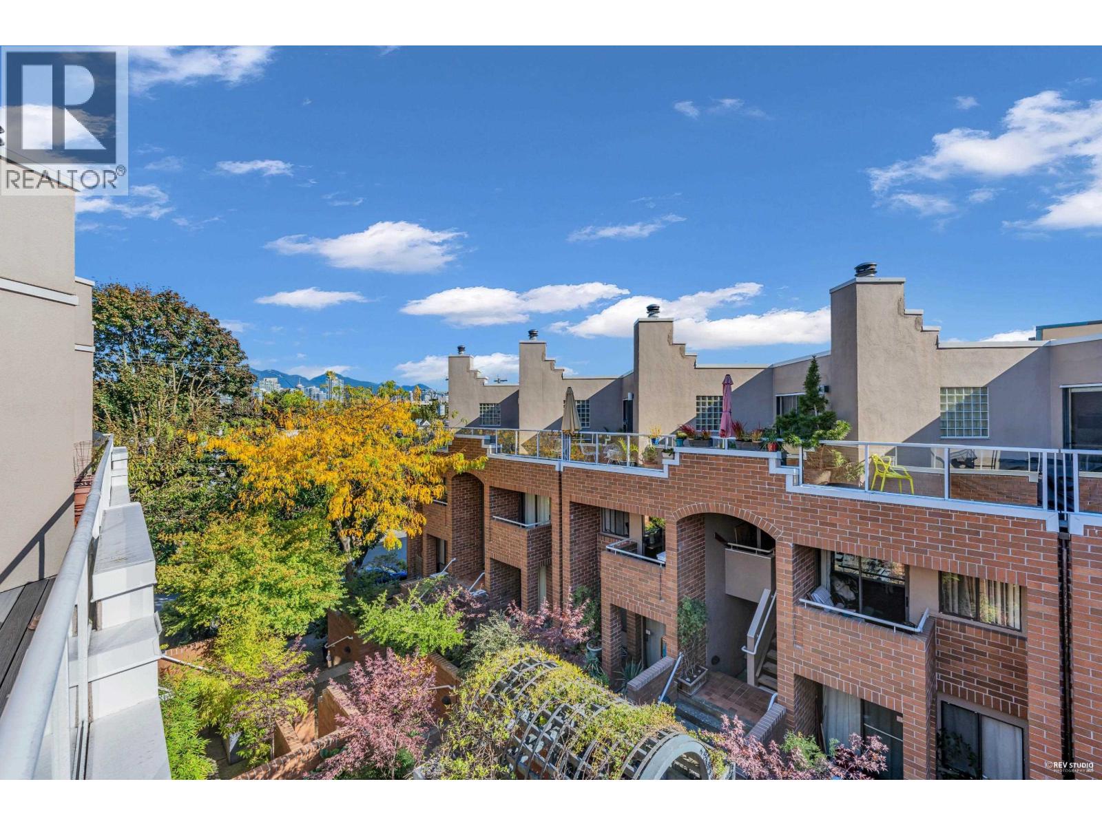 10 744 W 7TH AVENUE, Vancouver