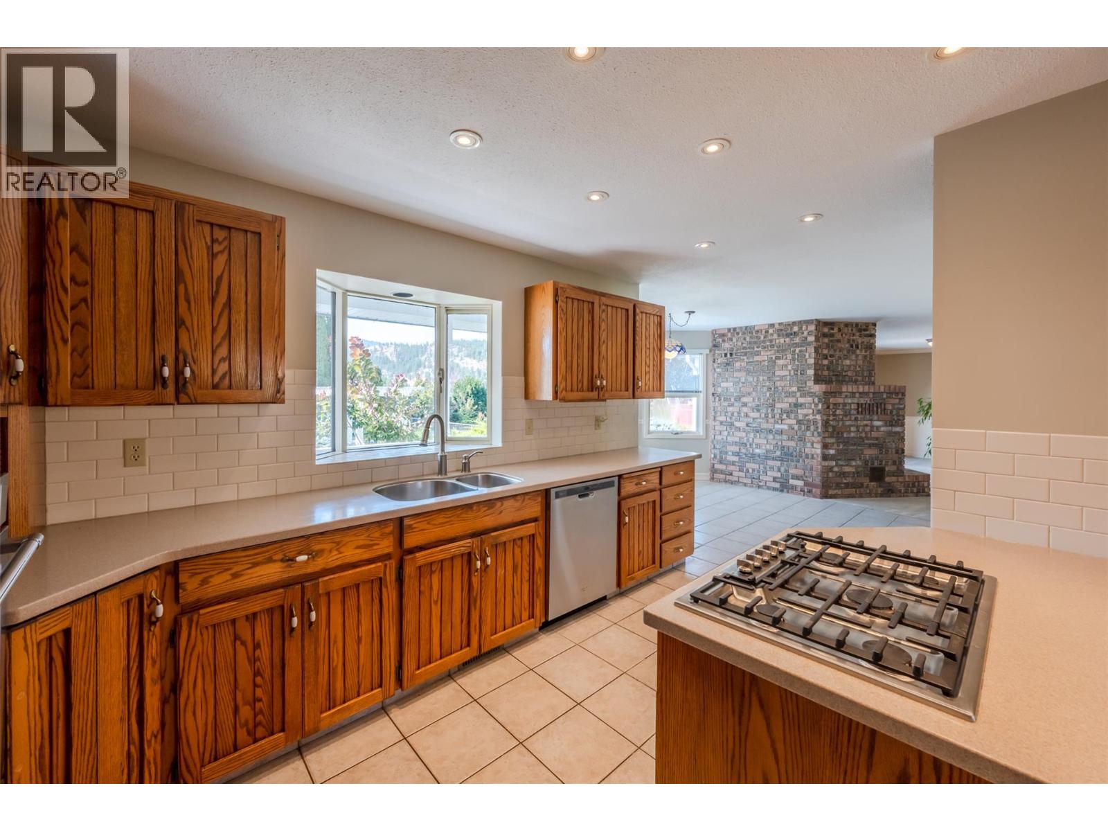  12021 JONES FLAT Road, Summerland