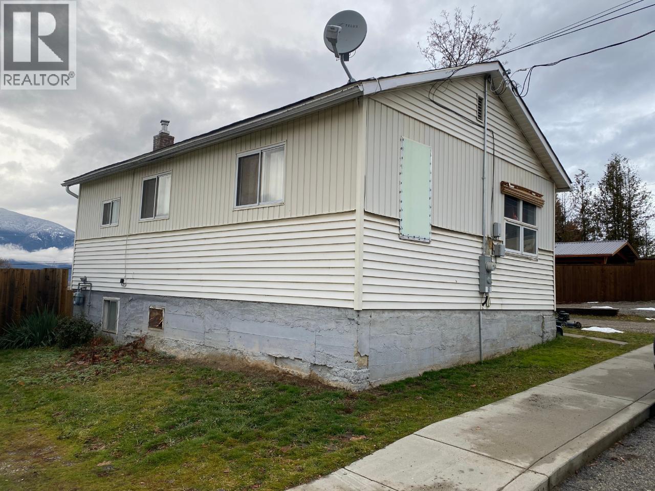 229 9TH  S Avenue, Creston